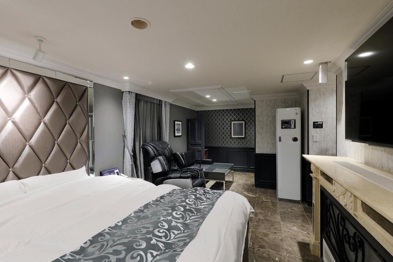 ホテルバースデーきよす店 Hotel Birthday Kiyosu Экстерьер фото